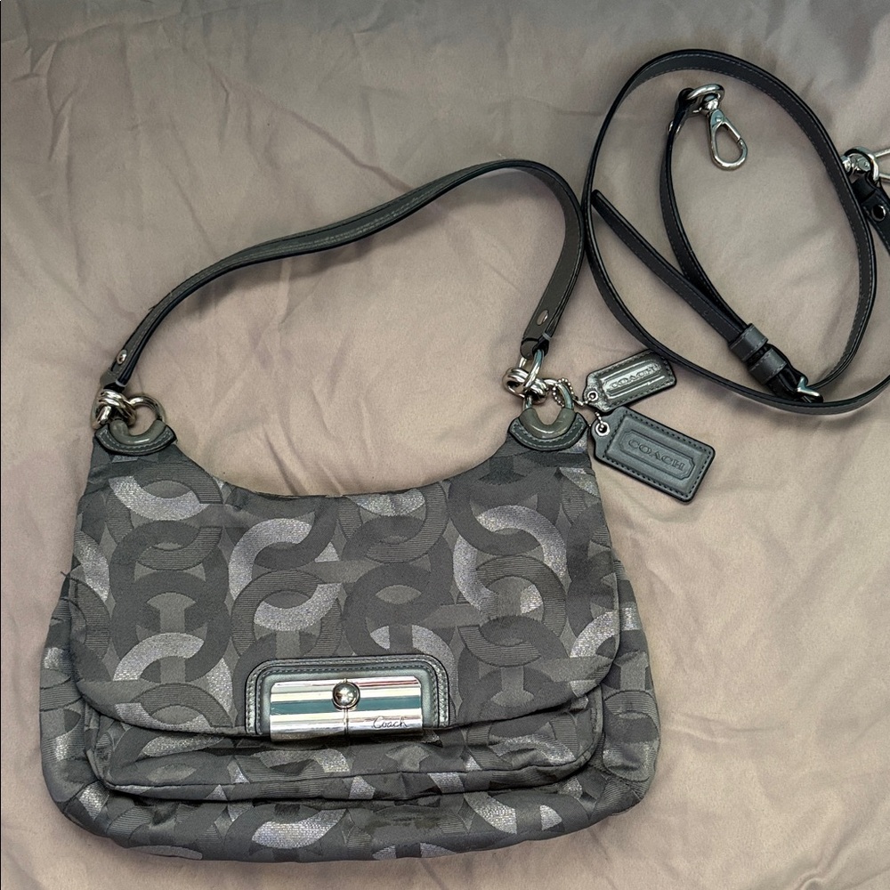 Versatile Perfectly Sized Coach Kristin Chain Link Lurex Metallic Jacquard Bag